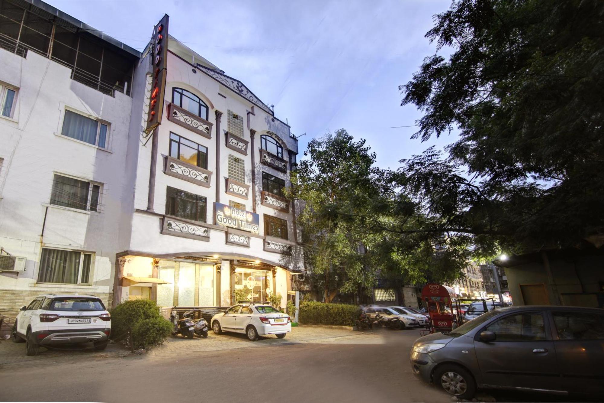 Hotel Good Times Near Ganga Ram Hospital And Karol Bagh Metro Дели Экстерьер фото